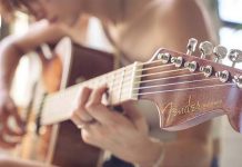 ดนตรีเยียวยาทุกสิ่ง! ยอดขายกีตาร์ ‘Fender’ พุ่งกระฉูดหลังคนหาอะไรทำช่วง COVID-19