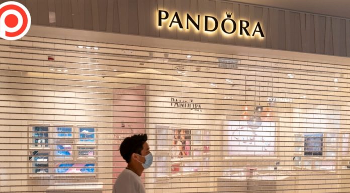 ‘Pandora’ ยืนยัน ‘จ่ายเงินเดือนเต็มจำนวน’ แม้ต้องปิดหน้าร้านเพราะ COVID-19 ระบาดรอบ 2