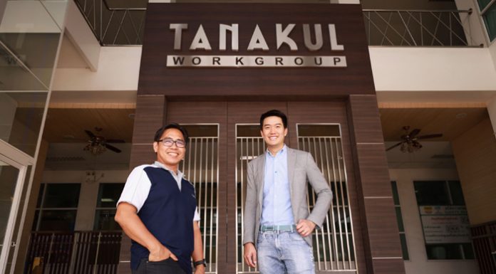 ทำความรู้จัก ‘ธนกูลเวิร์คกรุ๊ป’ ผู้ไม่เคยหลับไหล ลุยทุกงานภาคสนามผลิตป้ายและงานออกแบบให้เสร็จทันคนตื่น สู้ได้ไม่ถอยในยุควิถีใหม่