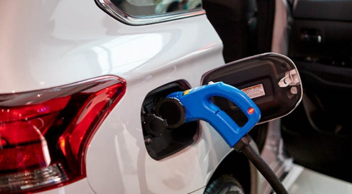 ล้ำของล้ำ! สุดยอดรถยนต์ที่จ่ายกระแสไฟให้บ้านได้ถึง 10 วัน คนไทยก็เป็นเจ้าของได้ กับเทคโนโลยี “เดนโด ไดร์ฟ เฮ้าส์” จากมิตซูบิชิ มอเตอร์ส