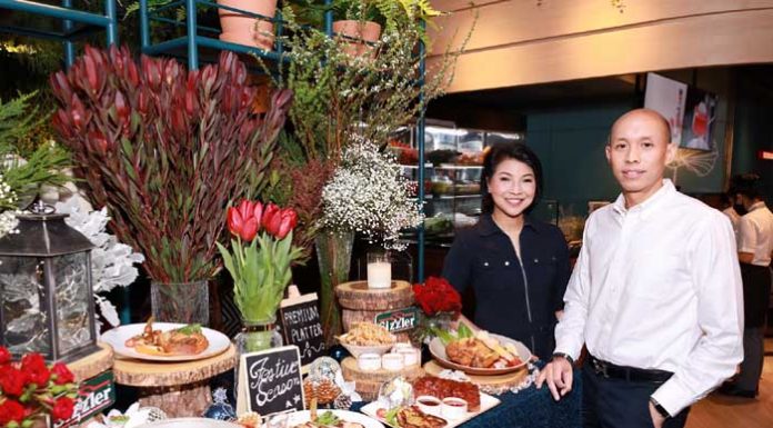 ซิซซ์เล่อร์ เปิดตัวเทศกาล “เฟสทีฟซีซั่น” ควงศิลปินระดับโลก ปล่อยคอลเลกชัน “SIZZLER x SUNTUR” พร้อมชวนชิมเมนูพิเศษเทศกาลแห่งความสุข