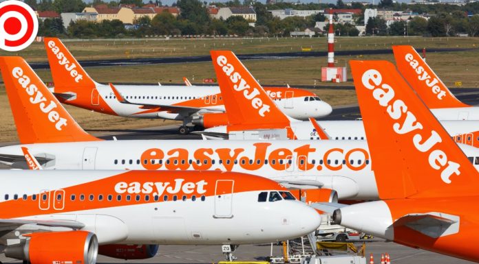 EasyJet จะเก็บค่า “สัมภาระเหนือศีรษะ” จุดกระเเสวิจารณ์ “เพิ่มค่าตั๋ว” จากลูกค้าในยามวิกฤต