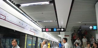 “เซี่ยงไฮ้” สั่งแบน “เปิดลำโพงมือถือ” ในรถไฟใต้ดิน ฝ่าฝืนโดนเตือน/จับส่งตำรวจ