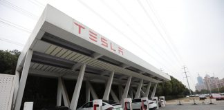 Tesla จีน เล็งผุดโรงงาน “เสาชาร์จด่วน” ในเซี่ยงไฮ้ ชาร์จ 15 นาที วิ่งได้ 250 กม.