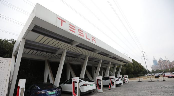Tesla จีน เล็งผุดโรงงาน “เสาชาร์จด่วน” ในเซี่ยงไฮ้ ชาร์จ 15 นาที วิ่งได้ 250 กม.