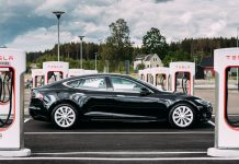 สหรัฐฯ ขอให้ ‘Tesla’ เรียกคืนรถยนต์ไฟฟ้า 1.58 เเสนคัน หลังตรวจพบปัญหาด้านความปลอดภัย