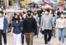 เกาหลีใต้เอาไม่อยู่! ประกาศยกระดับควบคุมสูงสุด หลังผู้ติดเชื้อพุ่งหลักพันรายต่อวัน