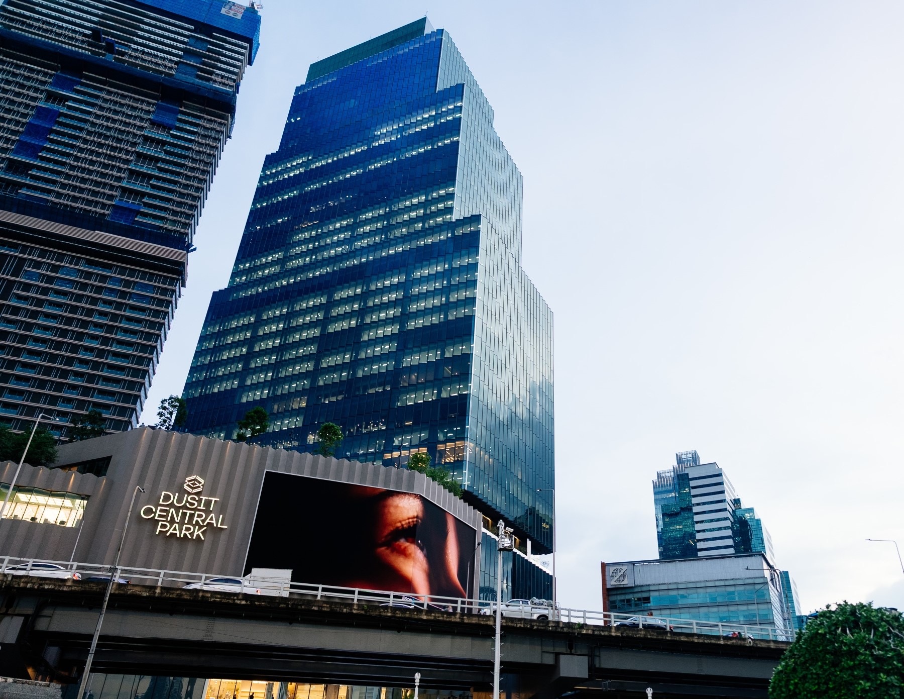 สรุป “เซ็นทรัล พาร์ค” ศูนย์การค้าใหม่ติดสวนลุมฯ เดินง่าย + ของกินเยอะ