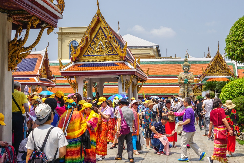 นักท่องเที่ยวต่างชาติ