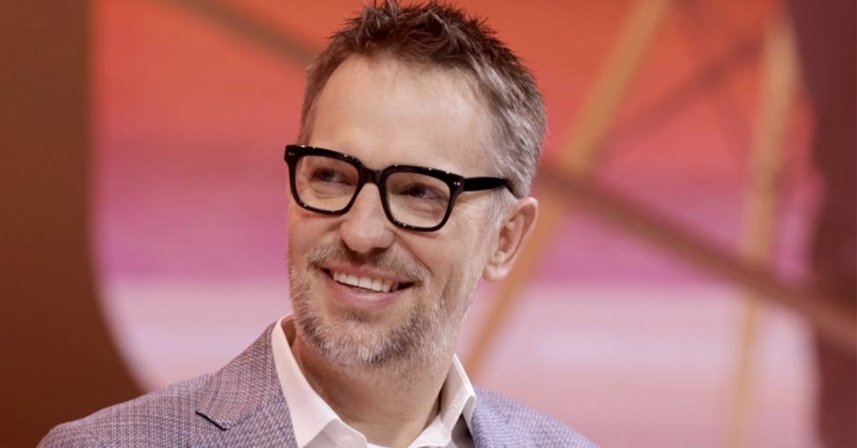 ซีอีโอ LinkedIn เตือน ‘ใบปริญญา’ ไม่สำคัญต่อการหางานยุค AI ครองเมือง