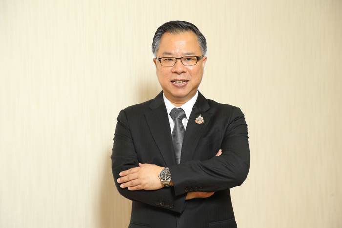 นายนฤตม์