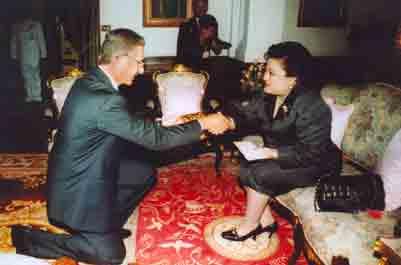 วอลโว่ น้อมเกล้าฯ ถวายเงินร่วม 2 ล้าน เพื่อส่งเสริมกิจการสมาคมส่งเสริมสถานภาพสตรี