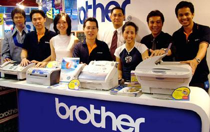 บราเดอร์ โชว์สินค้าในงาน คอมมาร์ต 05