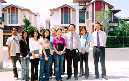 แสนสิริพาสื่อมวลชนเยี่ยมชมโครงการ บ้านแสนสิริ สุขุมวิท “Penthouse on the ground” แห่งเดียวบนถนนสุขุมวิท