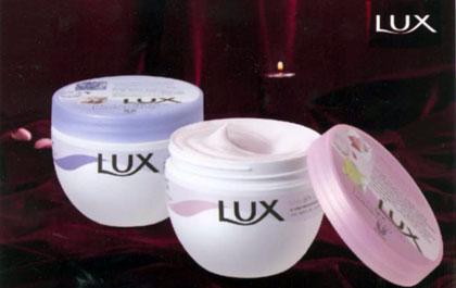 ลักส์ บอดี้สครับ เพื่อผิวที่เนียนนุ่มและกระจ่างใส