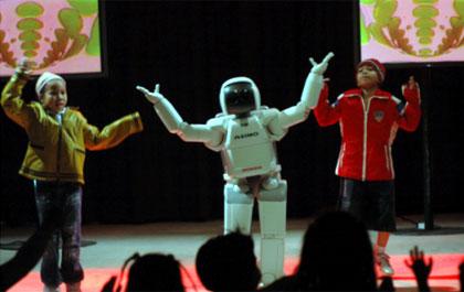 เตรียมพบกับการแสดงอาซิโม่ สเปคตรัม โชว์ ในงาน ไอซีที เอ็กซ์โป 2005