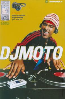 โมโตโรล่าเผยโฉม มิวสิคโฟนรุ่นใหม่ในงานคอมมิวนิคเอเชีย 2005 ที่ประเทศสิงคโปร์