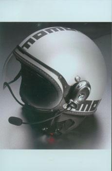 อุปกรณ์เสริมไร้สายบลูทูธ ล่าสุดจากโมโตโรล่า ในงานคอมมิวนิคเอเชีย 2005