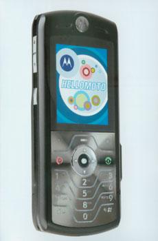 โมโตโรล่า เดินหน้าสู่ผู้นำด้านดีไซน์ที่โดดเด่น แนะนำดีไซน์โฟน รุ่นใหม่ล่าสุด PEBLV6, SLVR VS และ RAZR V3 Black ในงานคอมมิวนิคเอเชีย 2005 ที่ประเทศสิงค