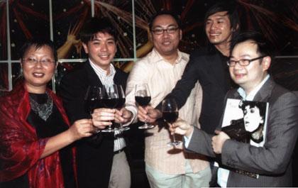 เปิดตัวหนังสือรวบรวมแฟชั่นไทยเล่มแรก