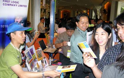 เฟิร์ส ลอจิก เทโปรโมชั่นอบรม Soraris 10 งาน Sun Tech Days 2006