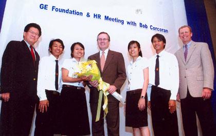 ประธานมูลนิธิจีอีระดับโลกพบปะผู้รับทุนจีอีที่กรุงเทพฯ