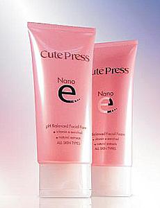 คิวท์เพรส นาโน อี พีเอช บาลานซ์ เฟเชียลโฟม สะอาดล้ำลึกให้ผิวหน้าบอบบาง