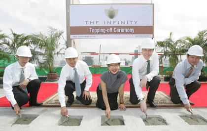 โกลเด้นแลนด์ ฉลองโครงสร้างสมบรูณ์แบบสำหรับโครงการ “ดิ อินฟินิตี้”