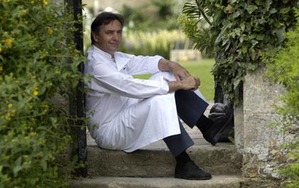 ตะวันตกพบตะวันออก: เรย์มองด์ บลังค์ สุดยอดเชฟดังรับเชิญมาที่ชีวาศรม