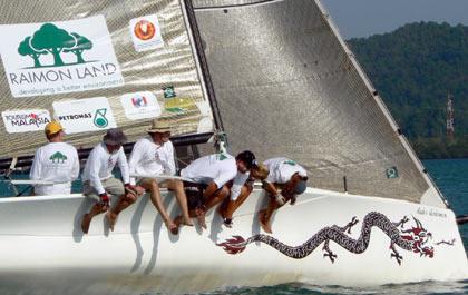 เรือใบ ส้มตำ เอ็กซ์เพรส ของ ไรมอน แลนด์ ชนะการแข่งขันเรือใบ