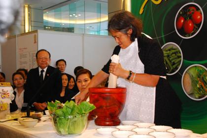 สมเด็จพระเทพฯ ทรงร่วมกิจกรรมปรุงอาหารเพื่อสุขภาพ
