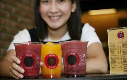 เย็นฉ่ำรับลมร้อน กับ New Smoothies น้ำปั่นสูตรพิเศษ 3 รสใหม่จาก “ทรู คอฟฟี่”