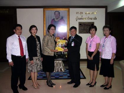 ม.ศรีปทุม อุ่นใจให้ไพบูลย์ฯ คุ้มครองอุบัติเหตุ 300 ล้านบาท