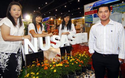 ณุศาศิริ ร่วมออกบูธในงาน “มหกรรมสร้างความเชื่อมั่นเศรษฐกิจไทย”