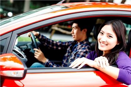 10 วิธีขับรถปลอดภัยในช่วงหยุดยาว