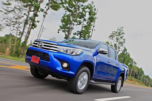 สัมผัสโตโยต้า ไฮลักซ์ รีโว่ ใหม่แบบเต็มๆ