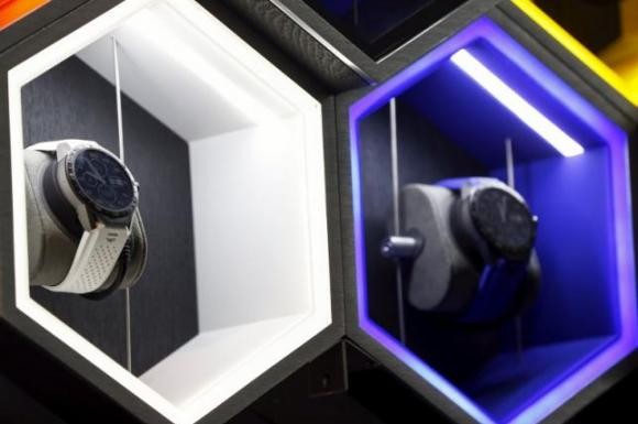 Tag Heuer คลอดนาฬิกาอัจฉริยะ 1,500 ดอลล์