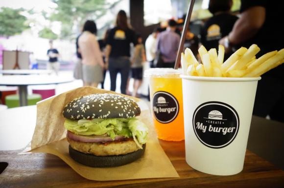 "แมคโดนัลด์" ผุดโมเดล "ป็อปอัพสโตร์" เสิร์ฟเบอร์เกอร์แบบ Personalize